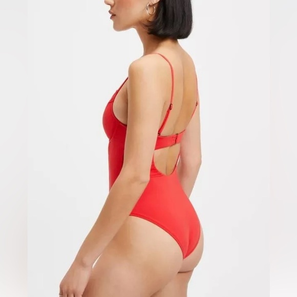 Good American Good Compression Show Up One-Piece Swimsuit - Picture 2 of 6